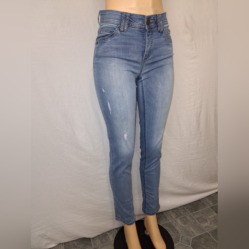 Democracy Light Wash Skinny Jeans with Subtle Distress Size 2 - Picture 5 of 16